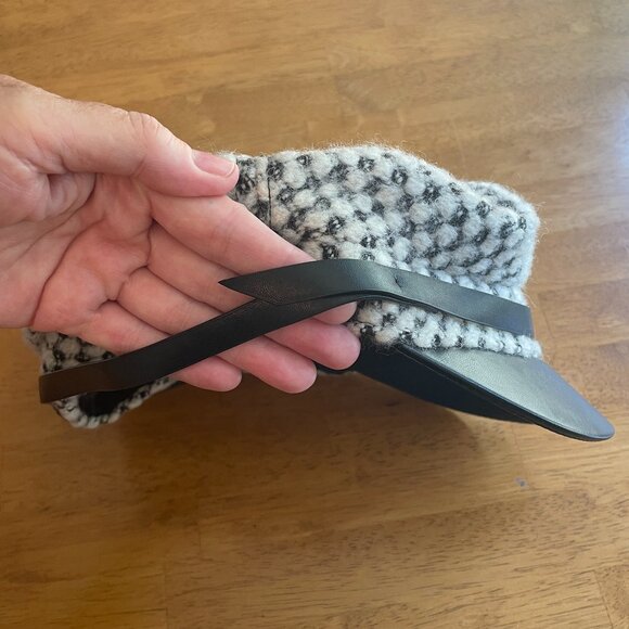 NWOT H&M black white newsboy cap with faux leather black band and bill - Picture 7 of 10